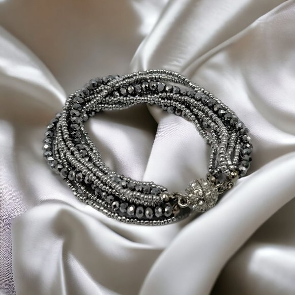 Silver Beaded Magnetic Closure Multiple Strand Bracelet NWOT - Picture 4 of 4